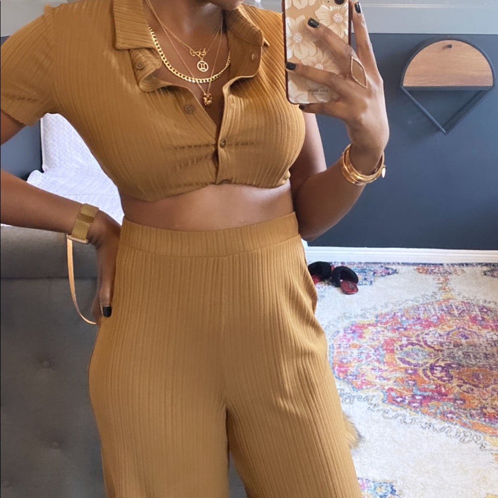 Two piece set - Picture 3 of 4